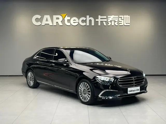 Mercedes-Benz E-Class — Фото автомобиля 3