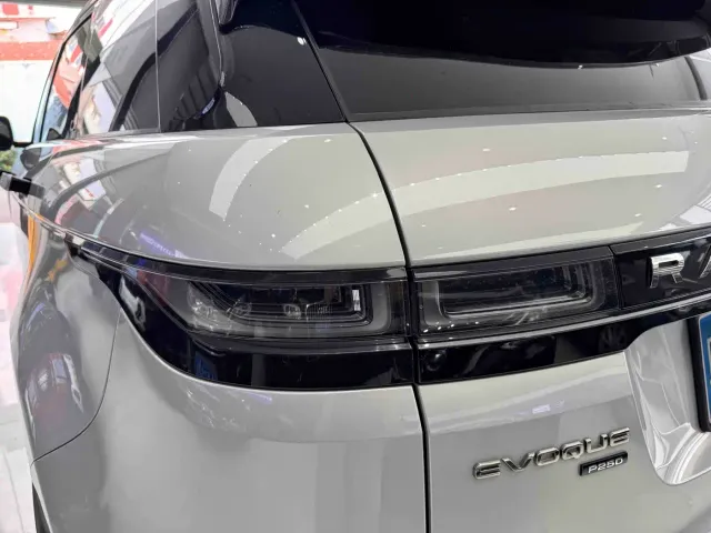 Land Rover Range Rover Evoque 2021 Range Rover Evoque L 249PS R-Dynamic SE Luxury Edition — Фото автомобиля 27