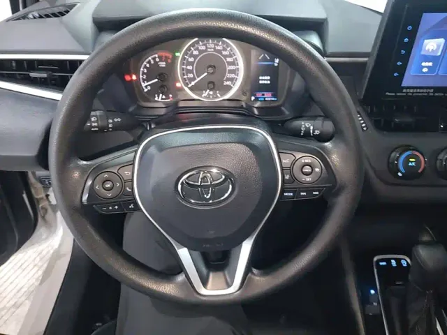 Toyota Corolla — Фото автомобиля 10