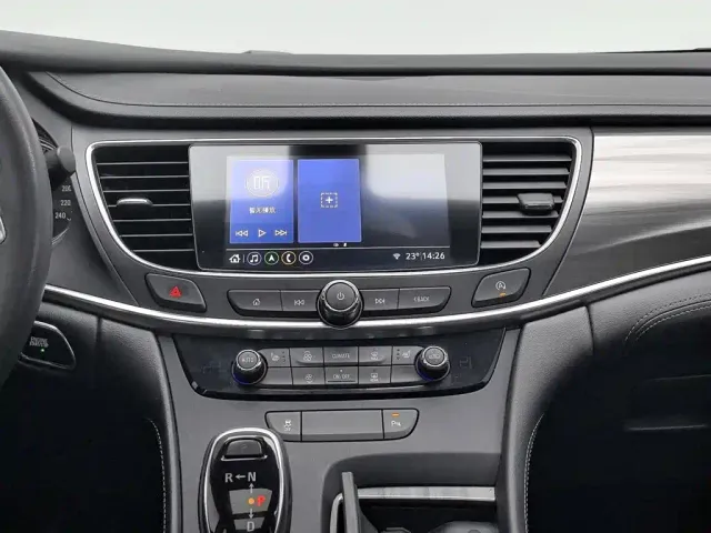Buick LaCrosse — Фото автомобиля 12