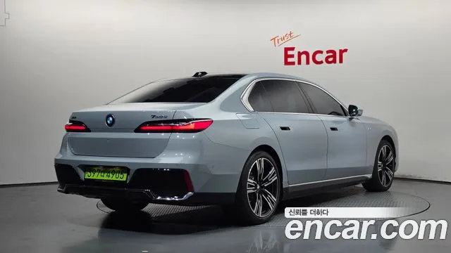 BMW 7 Series G70 — Фото автомобиля 2