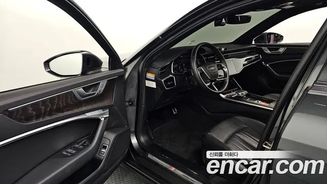 Audi A6 C8 — Фото автомобиля 15