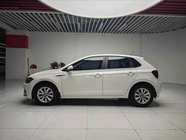 Volkswagen Polo — Фото автомобиля 12