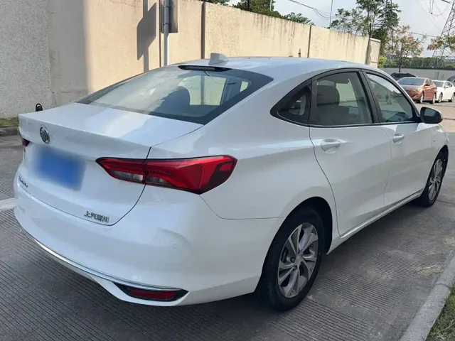 Buick Verano — Фото автомобиля 5
