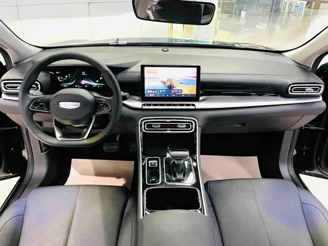 Geely Emgrand — Фото автомобиля 8