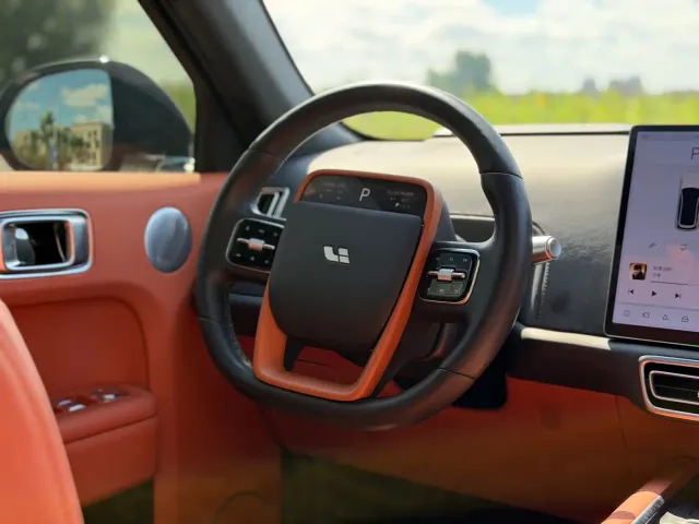 Li Auto L7 — Фото автомобиля 18