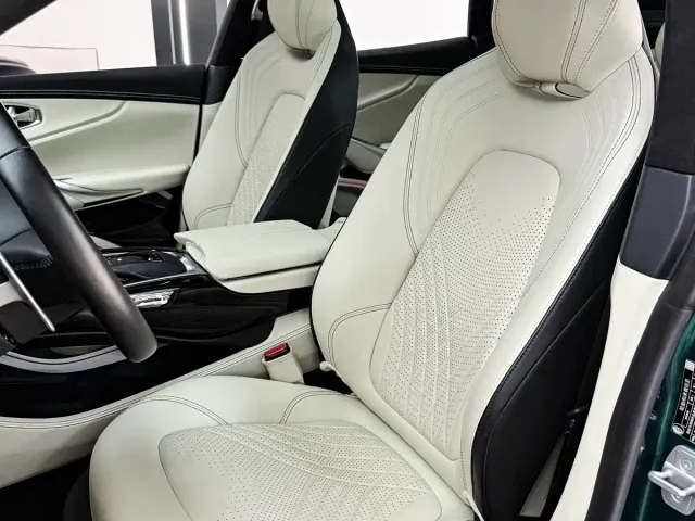 Aston Martin DBX — Фото автомобиля 8