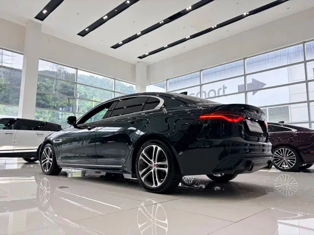 Jaguar XEL — Фото автомобиля 16