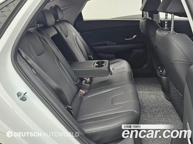 Hyundai Avante CN7 — Фото автомобиля 12