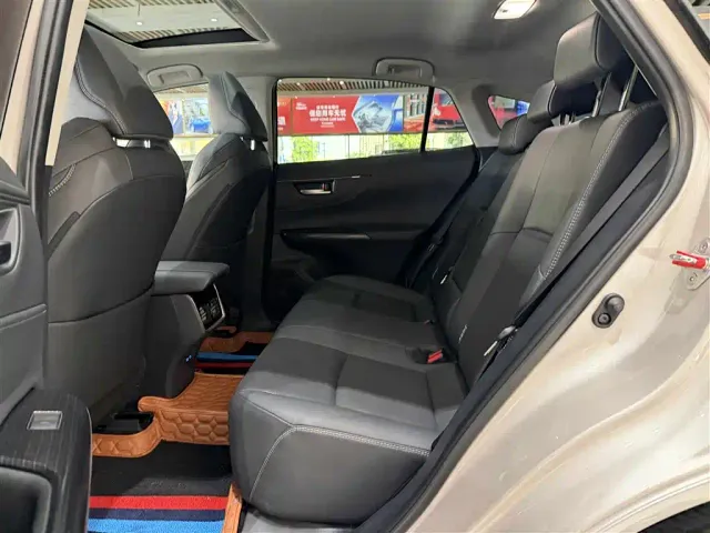 Toyota Venza — Фото автомобиля 12
