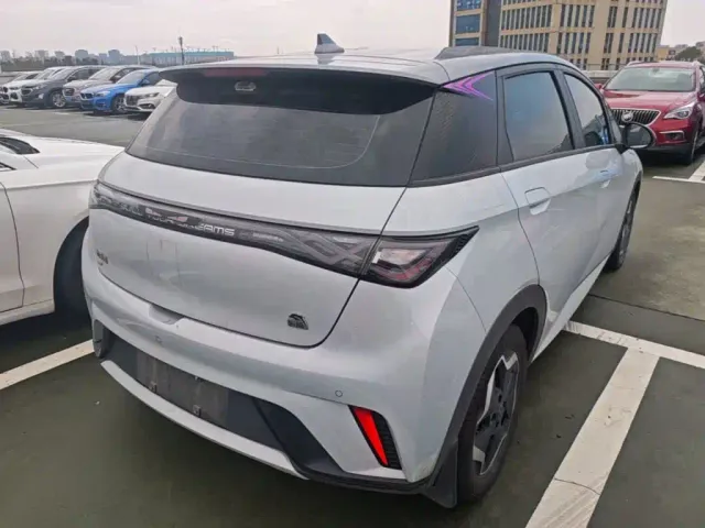 BYD Dolphin — Фото автомобиля 6