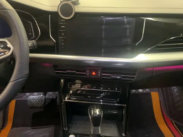 Volkswagen Passat — Фото автомобиля 5