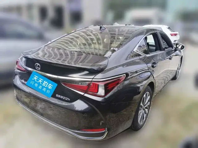 Lexus ES — Фото автомобиля 2