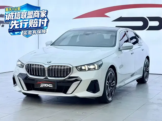 Фотография автомобиля — BMW 5 Series