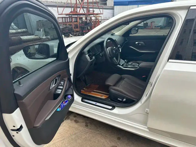 BMW 3 Series — Фото автомобиля 9
