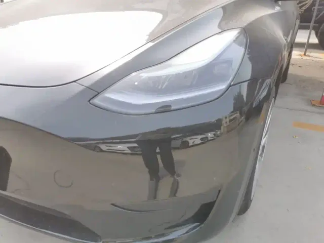 Tesla Model Y — Фото автомобиля 23