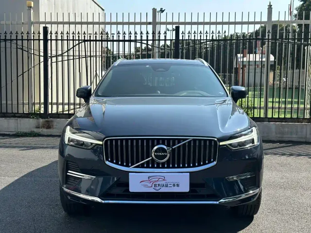 Volvo XC60 — Фото автомобиля 2