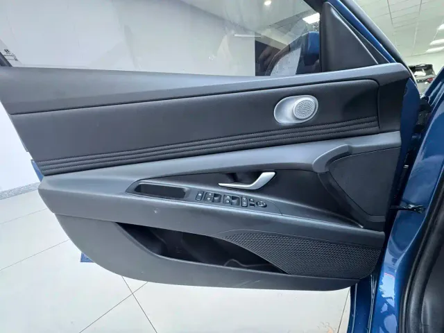 Hyundai Elantra — Фото автомобиля 17