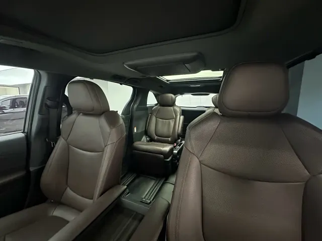 Toyota Granvia — Фото автомобиля 14
