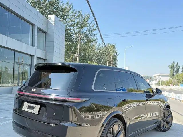 Li Auto L9 — Фото автомобиля 5