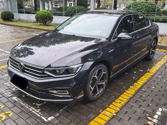 Фотография автомобиля — Volkswagen Magotan
