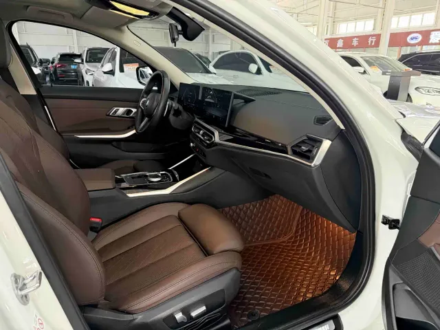BMW 3 Series — Фото автомобиля 17