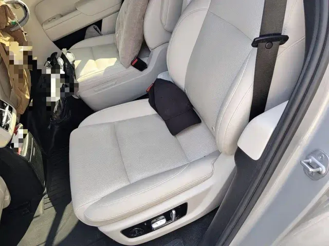 Li Auto L8 — Фото автомобиля 13