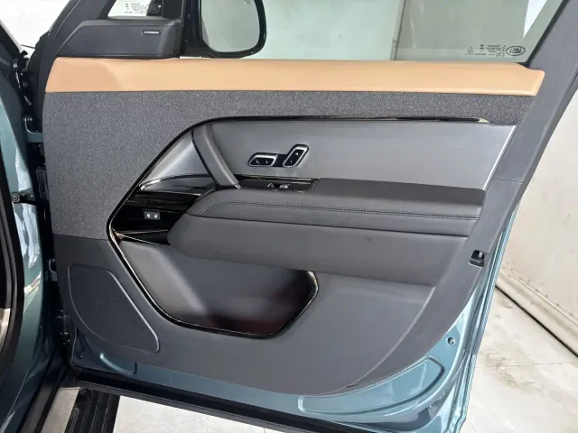 Land Rover Range Rover Sport — Фото автомобиля 24