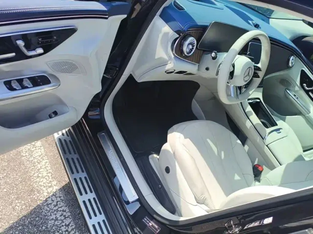 Mercedes-Benz EQE SUV — Фото автомобиля 15