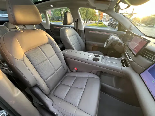 IM Motors LS6 — Фото автомобиля 14