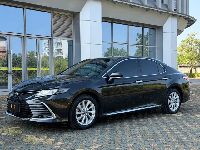 Фотография автомобиля — Toyota Camry