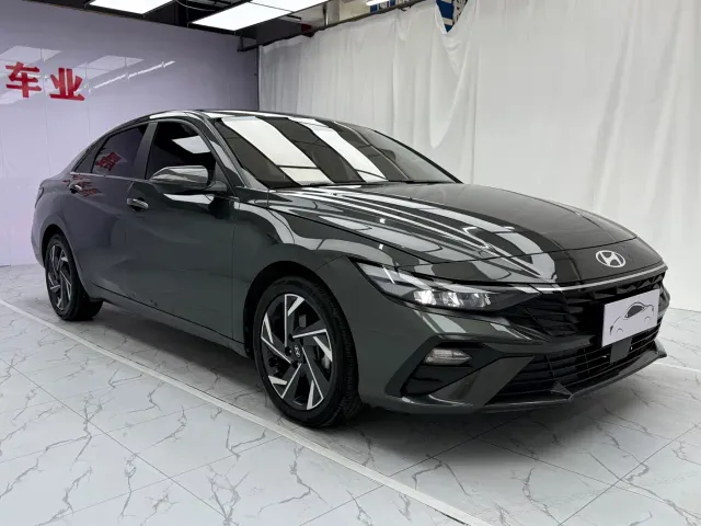 Hyundai Elantra — Фото автомобиля 3