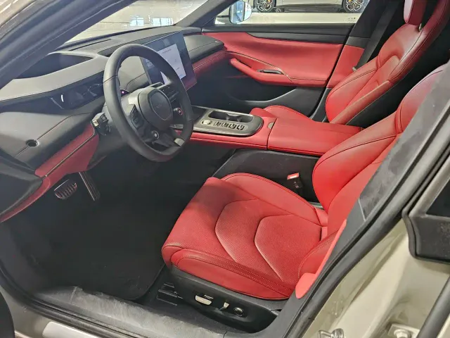 Xiaomi SU7 — Фото автомобиля 2