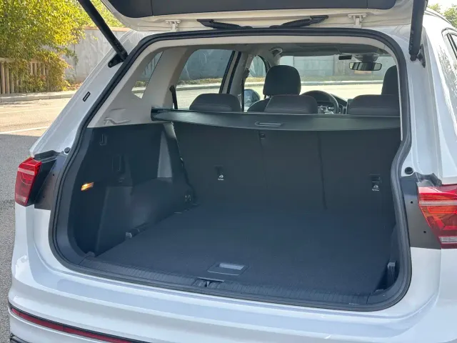 Volkswagen Tiguan L — Фото автомобиля 16