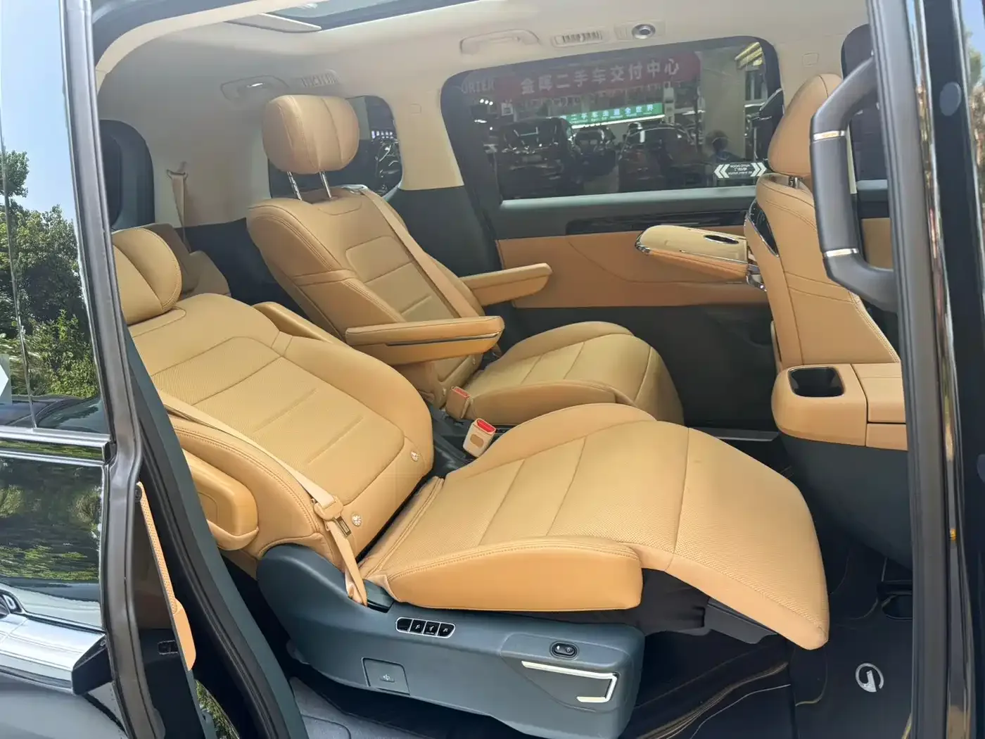 GAC Trumpchi Trumpchi E8 2024 Glory Series 2.0L Glory Edition — Фото автомобиля 8