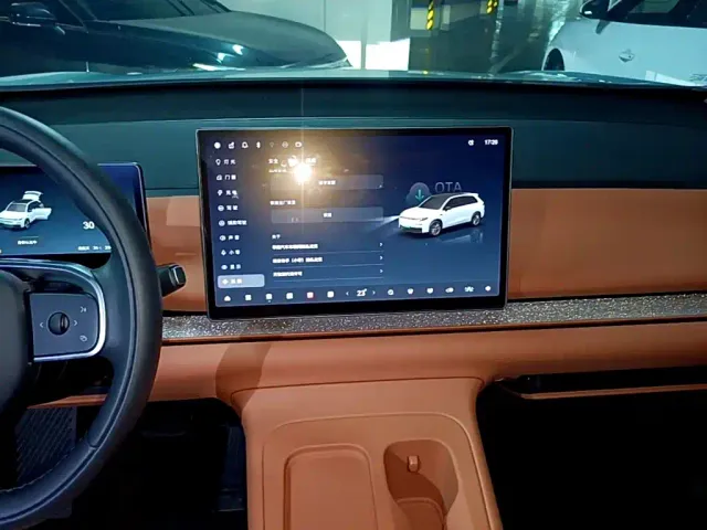 Leapmotor C10 — Фото автомобиля 12