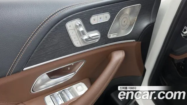 Mercedes-Benz GLE-Class — Фото автомобиля 29