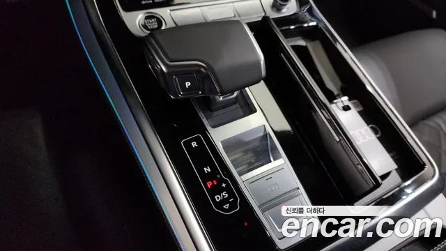 Audi Q8 55 TFSI quattro Premium — Фото автомобиля 9