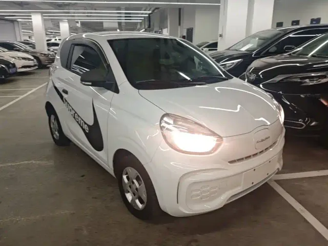 Roewe Clever — Фото автомобиля 3