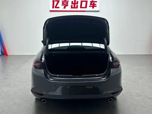 Mazda Axela — Фото автомобиля 19