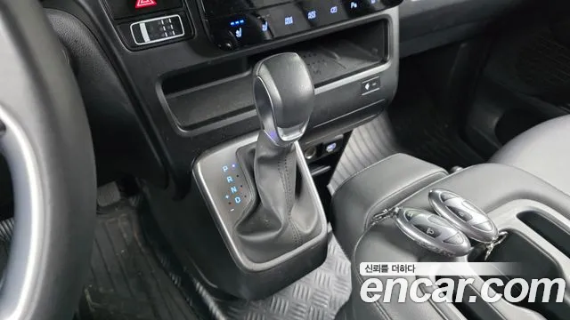 Hyundai Staria Staria 4WD Tourer 9 мест — Фото автомобиля 9
