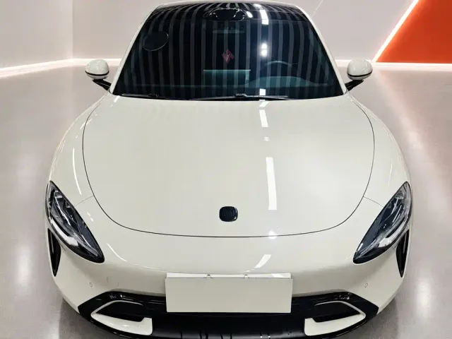 Xiaomi SU7 — Фото автомобиля 2