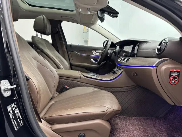 Mercedes-Benz E-Class — Фото автомобиля 13