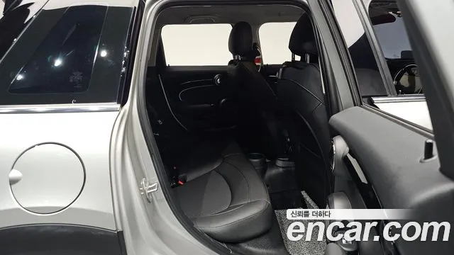 Mini Cooper Cooper 5 дверей Classic — Фото автомобиля 12