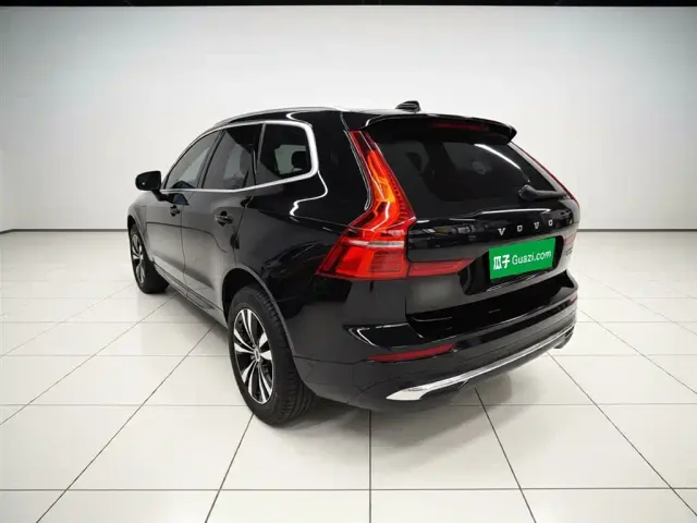 Volvo XC60 — Фото автомобиля 4