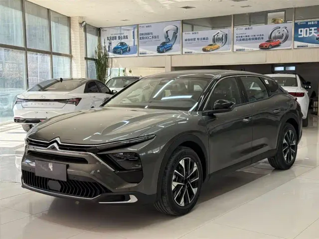 Фотография автомобиля — Citroen C5 X