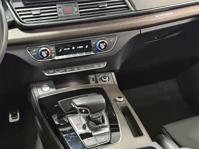 Audi Q5L — Фото автомобиля 11