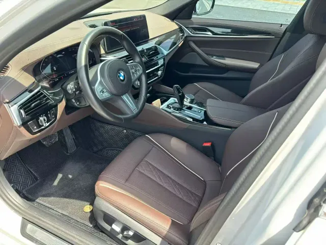 BMW 5 Series — Фото автомобиля 3