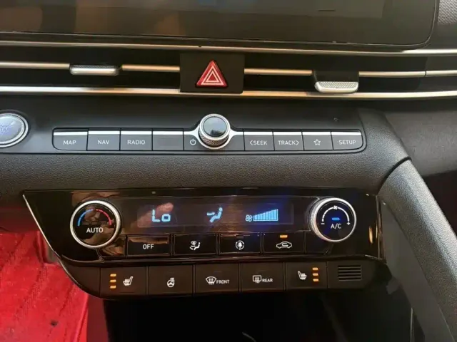 Hyundai Elantra — Фото автомобиля 13