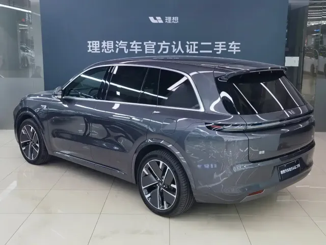 Li Auto L8 — Фото автомобиля 12